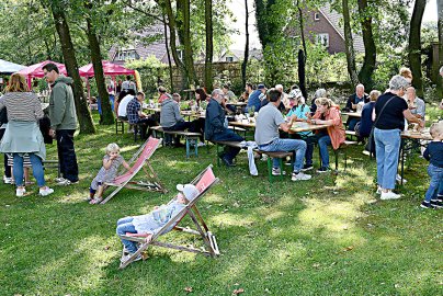 Erster Streetfood-Markt in Hesel gut besucht - Bild 8