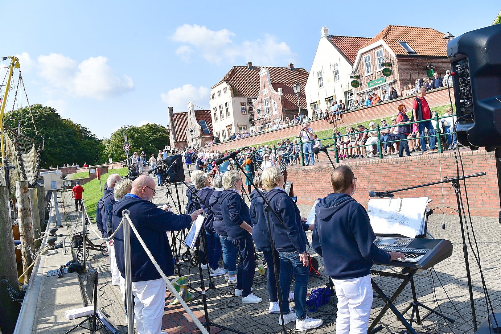 Konzert-Sonntag in Greetsiel - Bild 1