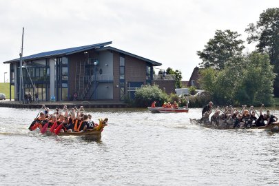 Fesselnde Wettkämpfe beim Drachenbootrennen in Weener - Bild 23