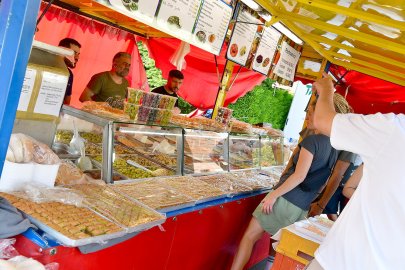 Flohmarkt Simonswolde - Flanieren bis der Regen kam - Bild 4