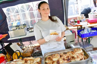 Flohmarkt Simonswolde - Flanieren bis der Regen kam - Bild 10