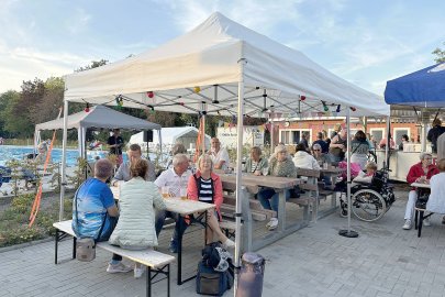 Voller Erfolg beim Sommerfest im Freibad Borssum  - Bild 7