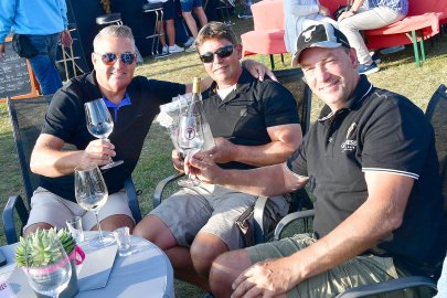 Weinfest in Greetsiel kommt gut an - Bild 7