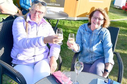 Weinfest in Greetsiel kommt gut an - Bild 21