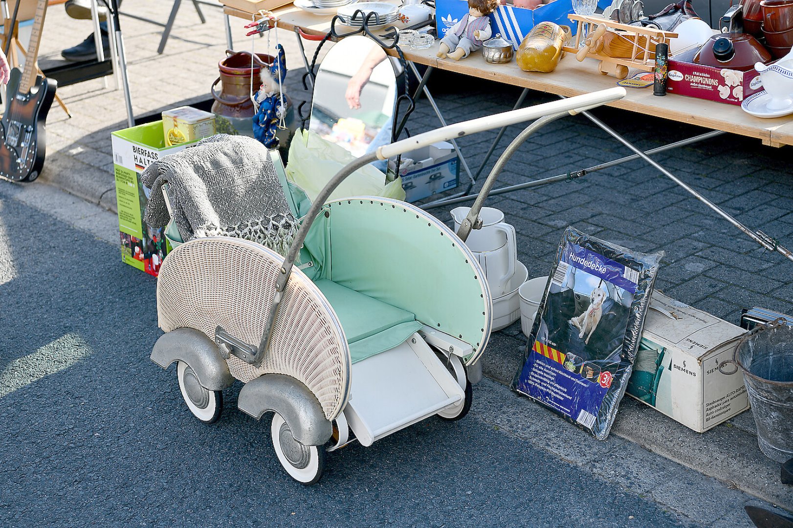 Jannburger Weg in Wiesmoor wurde zur Flohmarktmeile - Bild 12