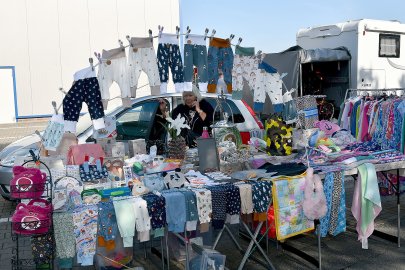 Jannburger Weg in Wiesmoor wurde zur Flohmarktmeile - Bild 15