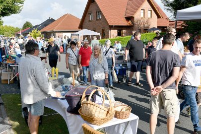 Jannburger Weg in Wiesmoor wurde zur Flohmarktmeile - Bild 28