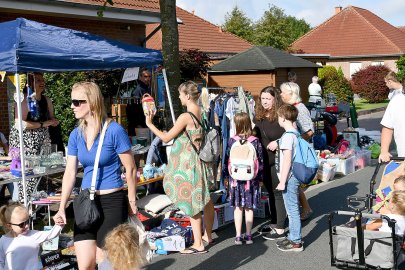 Jannburger Weg in Wiesmoor wurde zur Flohmarktmeile - Bild 31