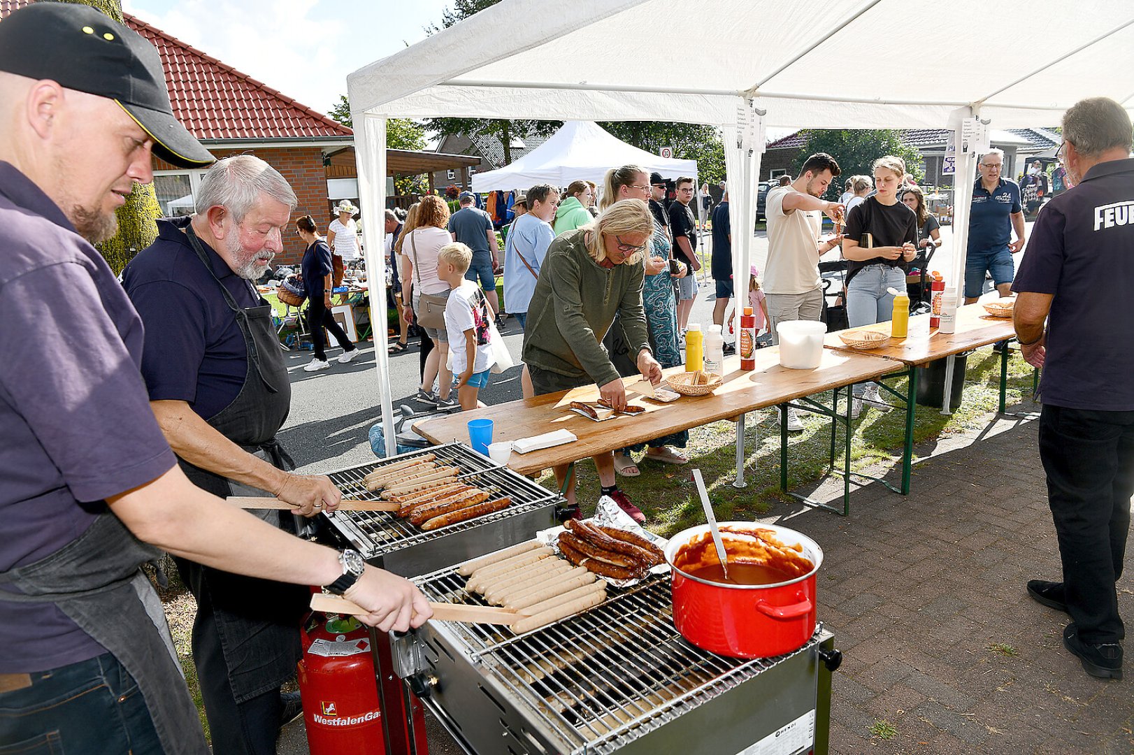 Jannburger Weg in Wiesmoor wurde zur Flohmarktmeile - Bild 35