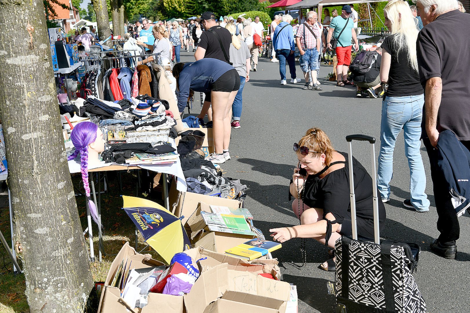 Jannburger Weg in Wiesmoor wurde zur Flohmarktmeile - Bild 39