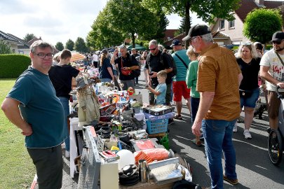 Jannburger Weg in Wiesmoor wurde zur Flohmarktmeile - Bild 40