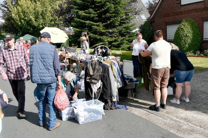 Jannburger Weg in Wiesmoor wurde zur Flohmarktmeile - Bild 47