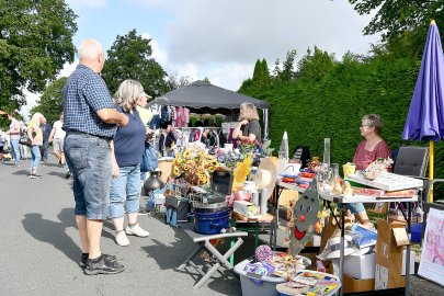 Jannburger Weg in Wiesmoor wurde zur Flohmarktmeile - Bild 54