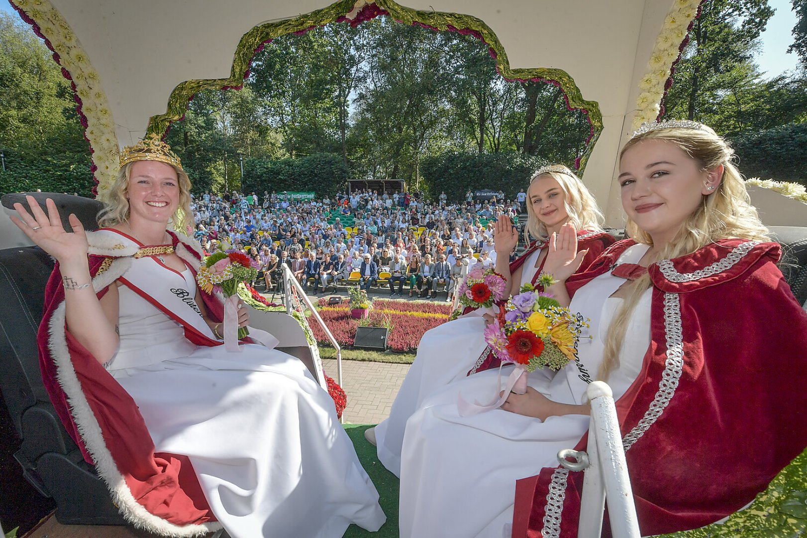 Wahl des Königshauses beim Blütenfest - Bild 2