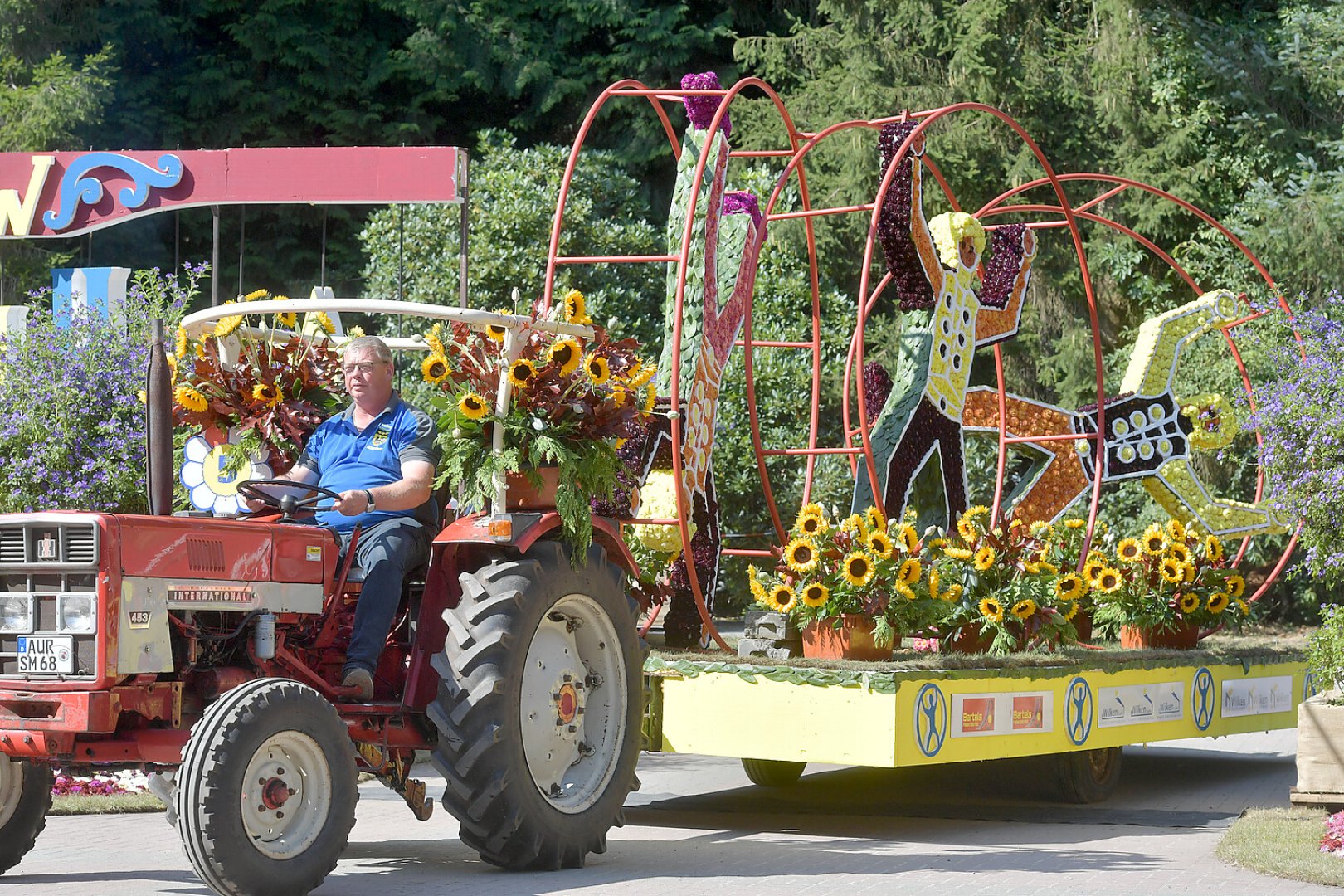 Wahl des Königshauses beim Blütenfest - Bild 55