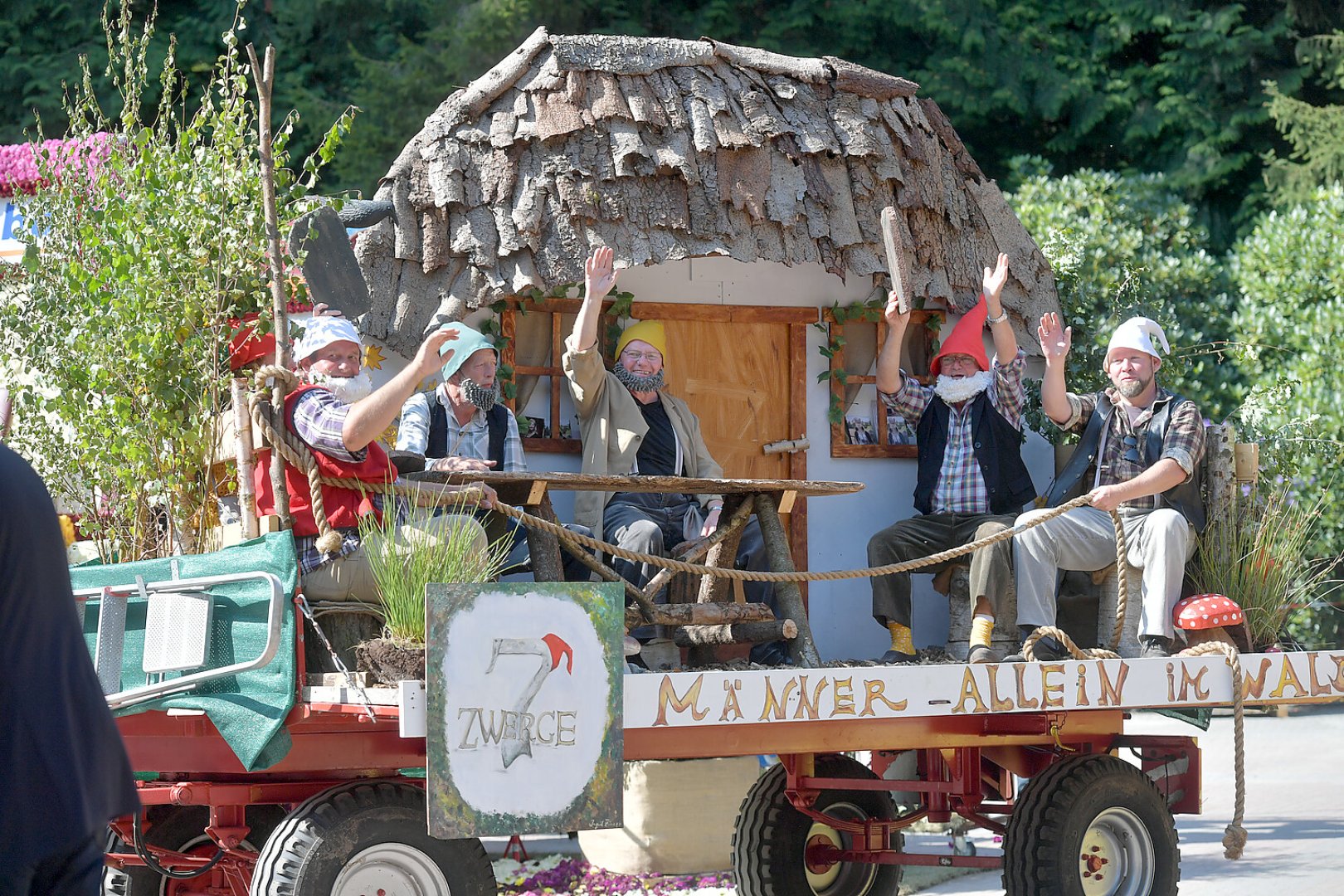 Wahl des Königshauses beim Blütenfest - Bild 60