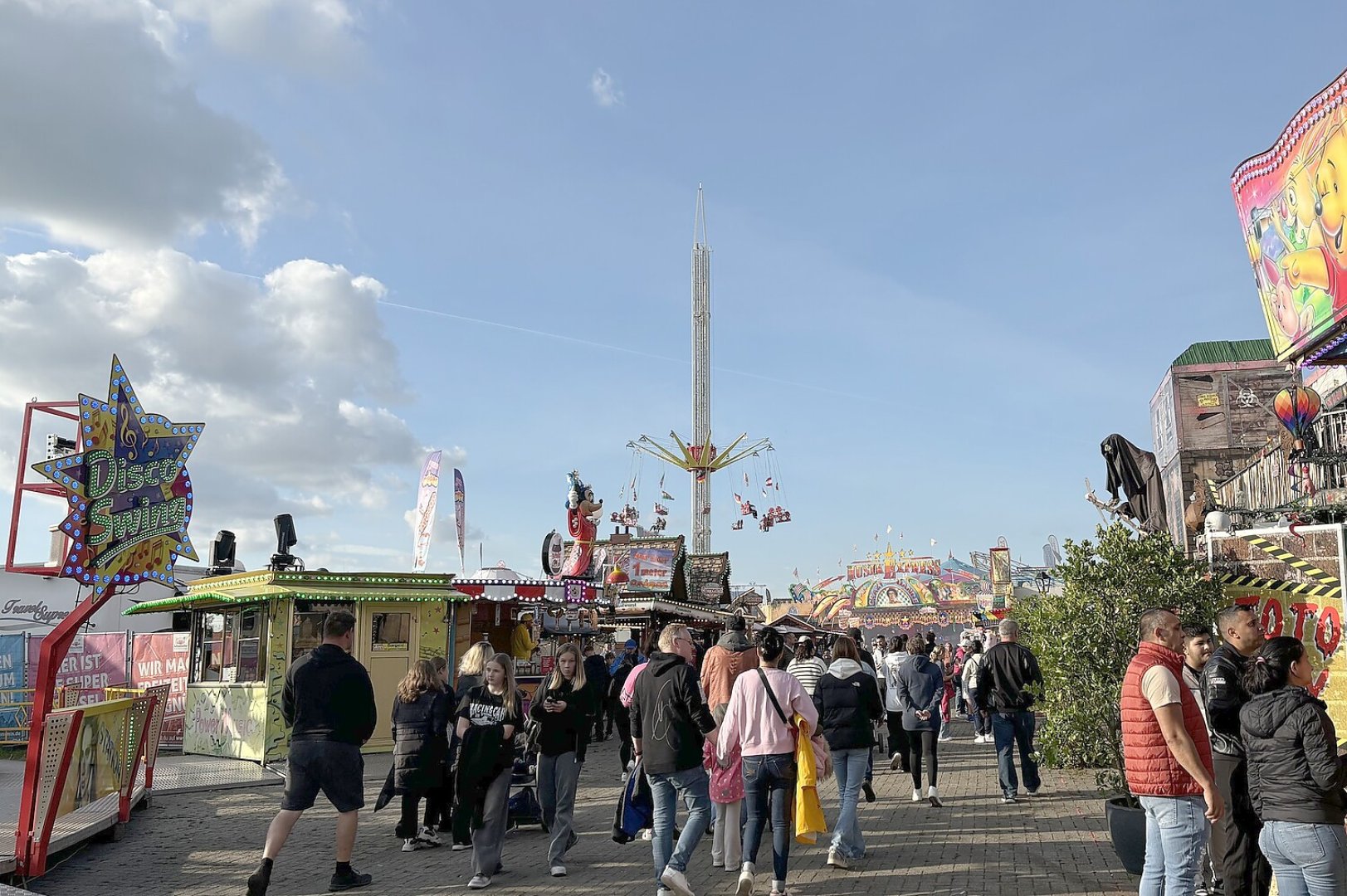 Eindrücke vom Emder Schützenfest  - Bild 30