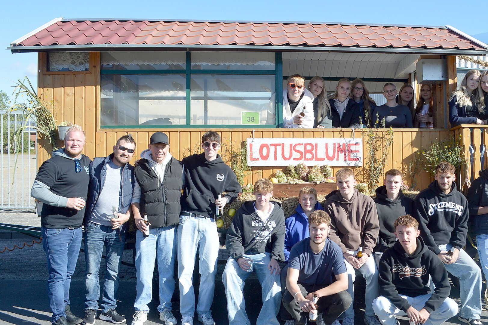 79 Wagen bei Ernteumzug in Völlenerkönigsfehn - Bild 31