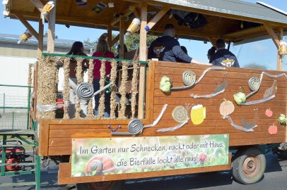 79 Wagen bei Ernteumzug in Völlenerkönigsfehn - Bild 154