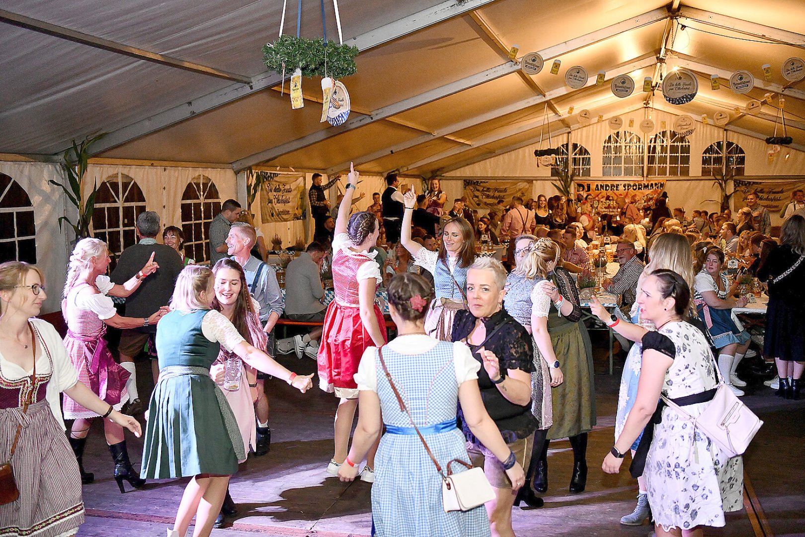 Die Fotos vom Oktoberfest in Veenhusen Teil 2 - Bild 28