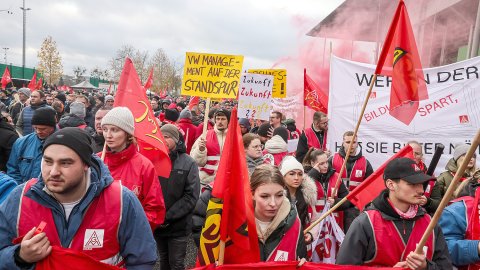 Große VW-Demo in Wolfsburg - Bild 4