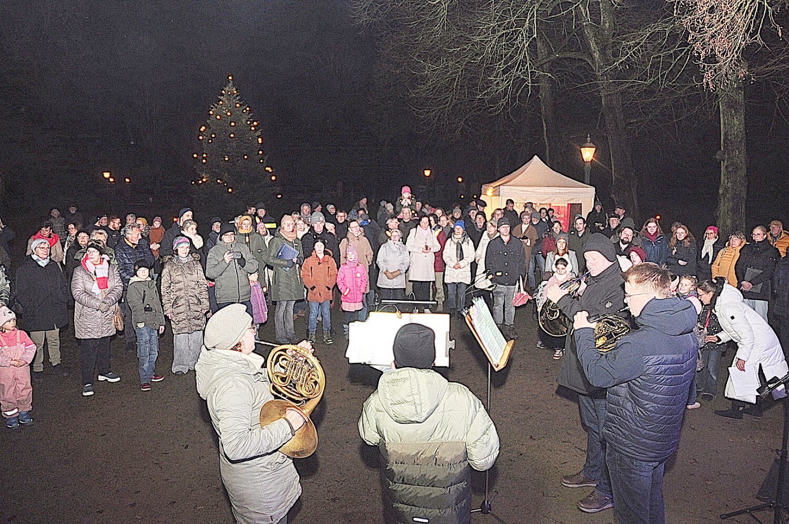 Adventssingen an der Evenburg - Bild 1