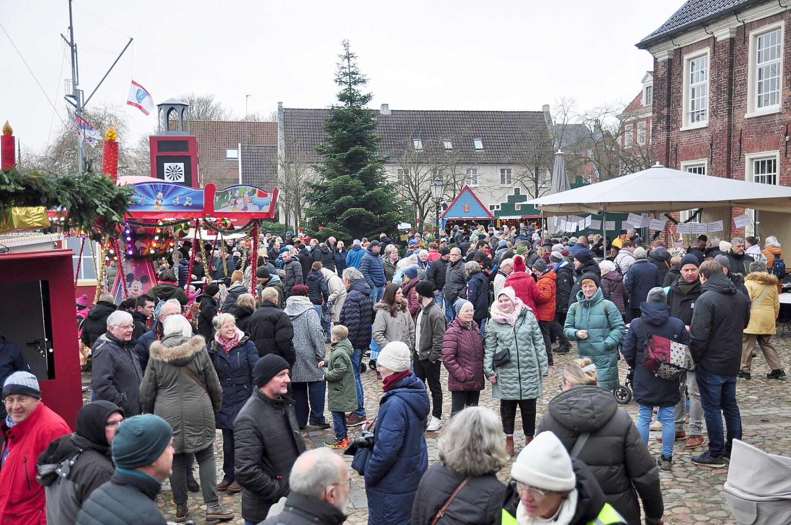 Wiehnachtsmarkt achter d' Waag in Leer - Bild 18