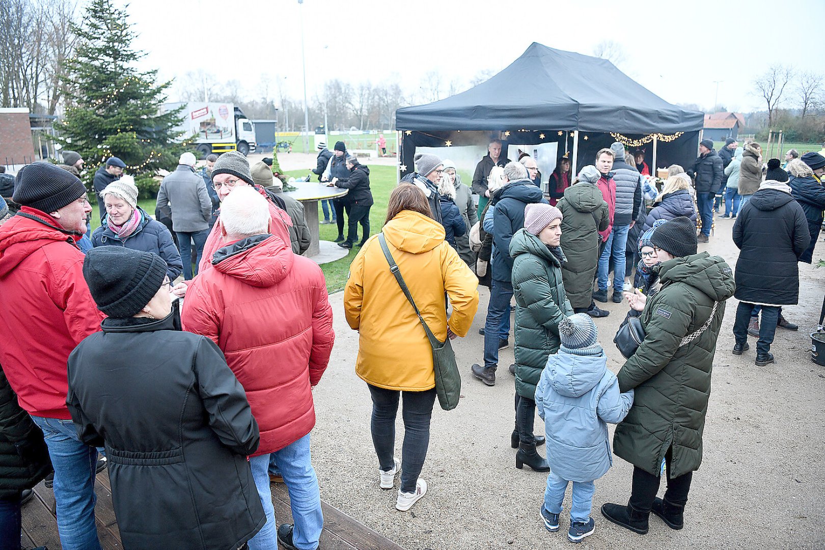 Weihnachtsmarkt Neukamperfehn - Bild 2