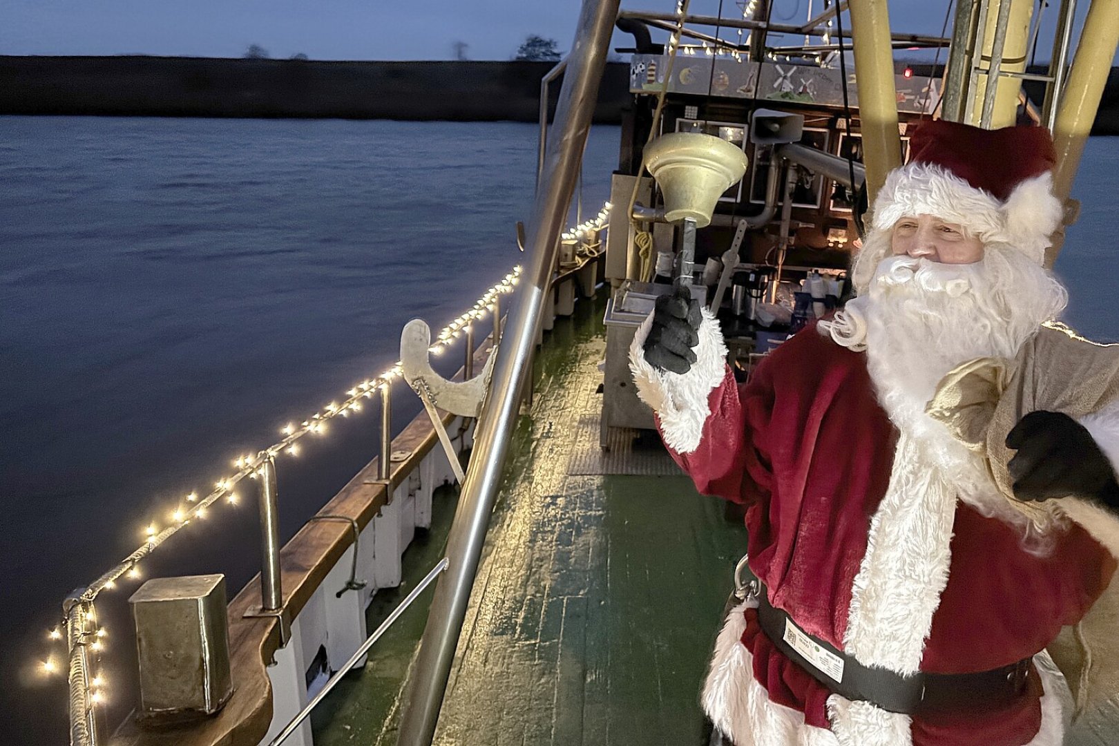 Weihnachtsmann nimmt Kurs auf Greetsiel - Bild 1