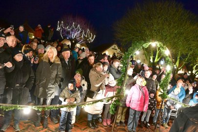 Weihnachtsmann nimmt Kurs auf Greetsiel - Bild 13