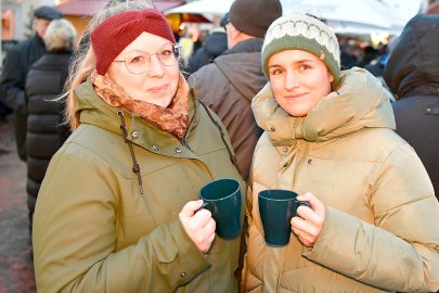 Weihnachtsmann nimmt Kurs auf Greetsiel - Bild 16