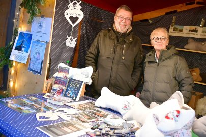 Weihnachtsmann nimmt Kurs auf Greetsiel - Bild 23