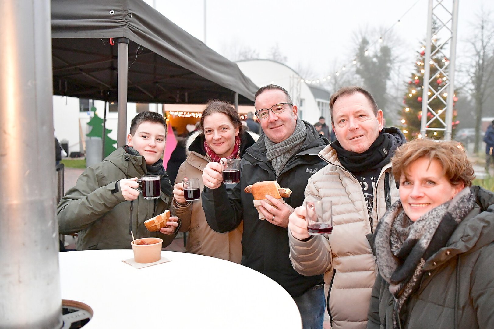 Wintermarkt in Greetsiel - Bild 1