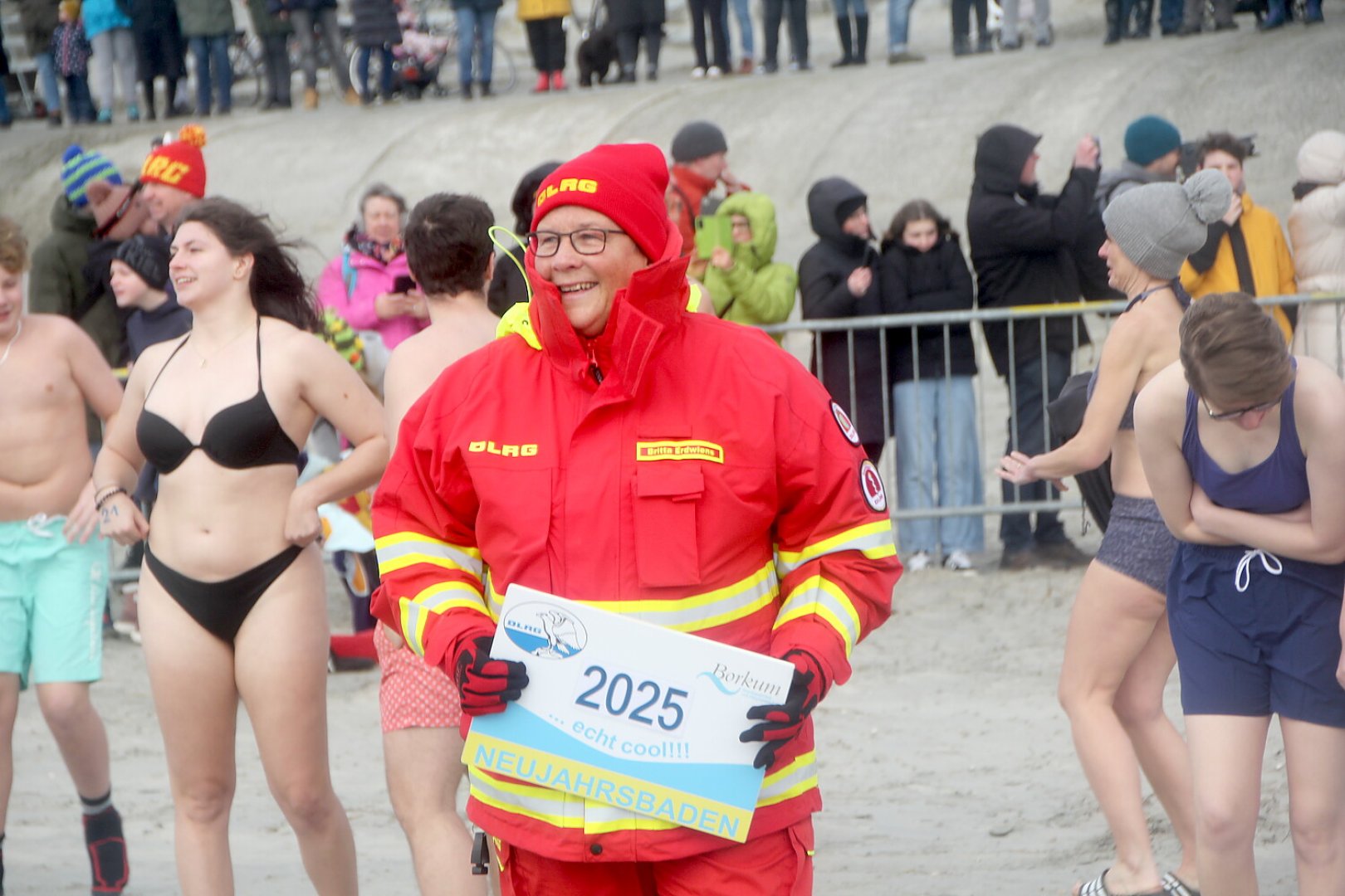 Verschobenes Neujahrsbaden auf Borkum - Bild 6