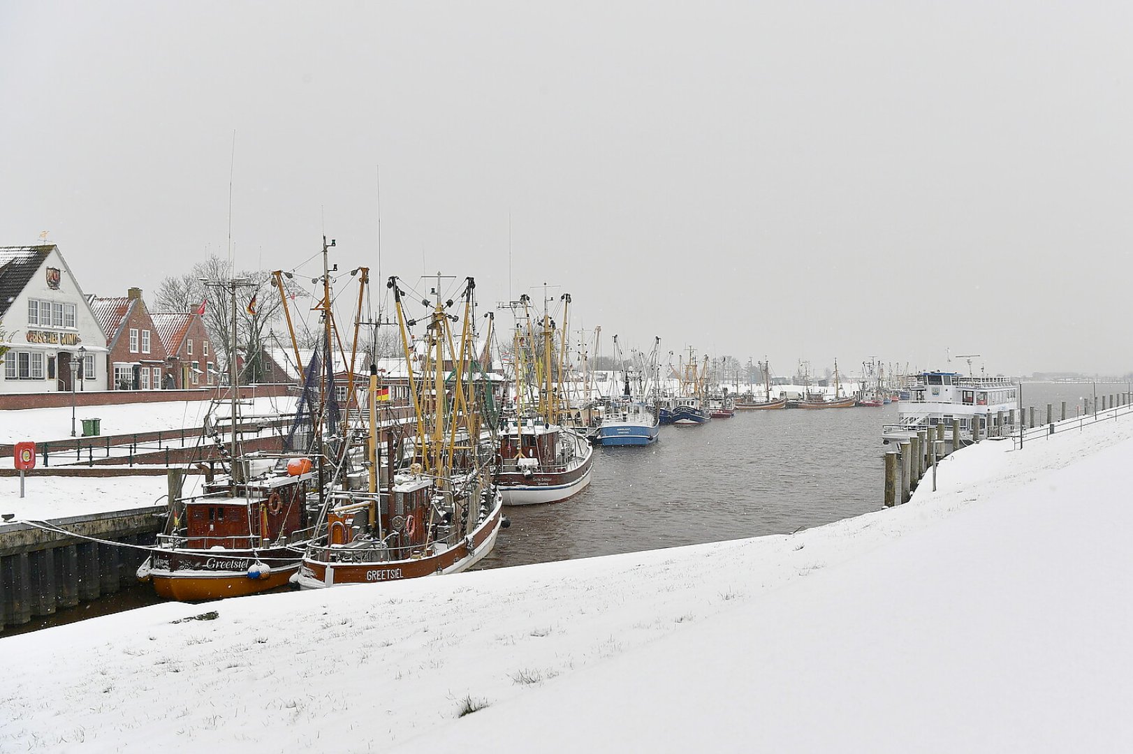 Greetsiel im Schnee - Bild 11