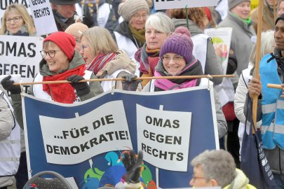 Mehr als 1500 Menschen bei Demonstration in Leer - Bild 12