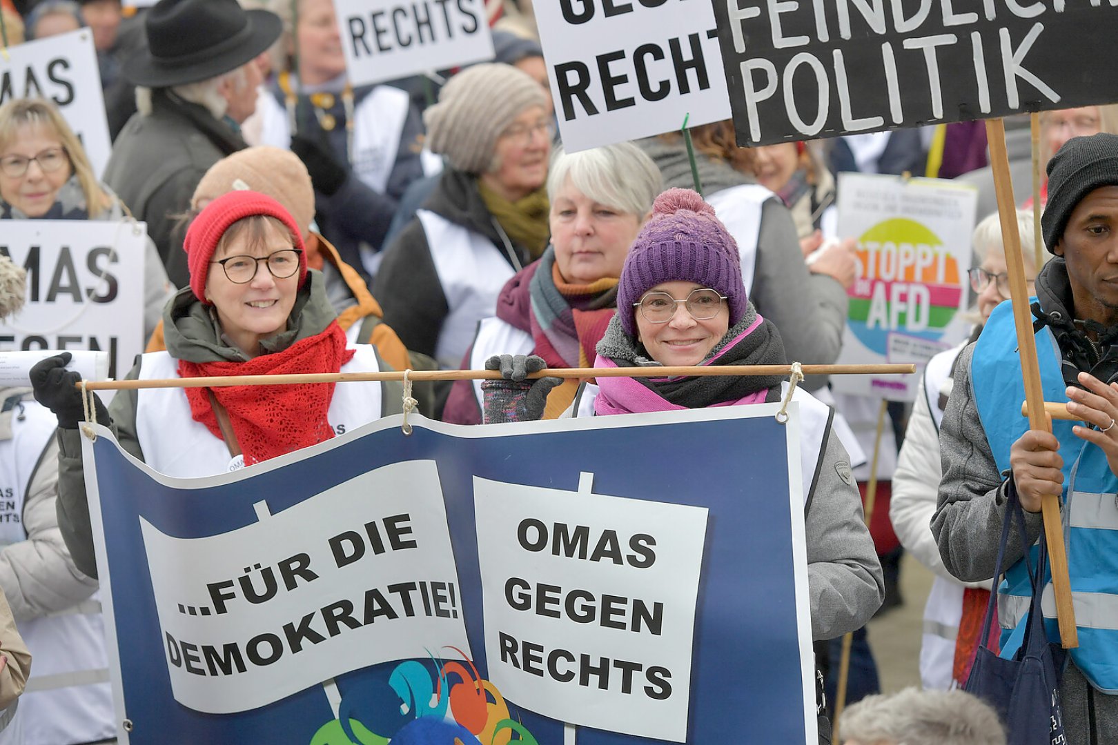 Mehr als 1500 Menschen bei Demonstration in Leer - Bild 13