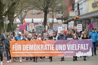 Mehr als 1500 Menschen bei Demonstration in Leer - Bild 31