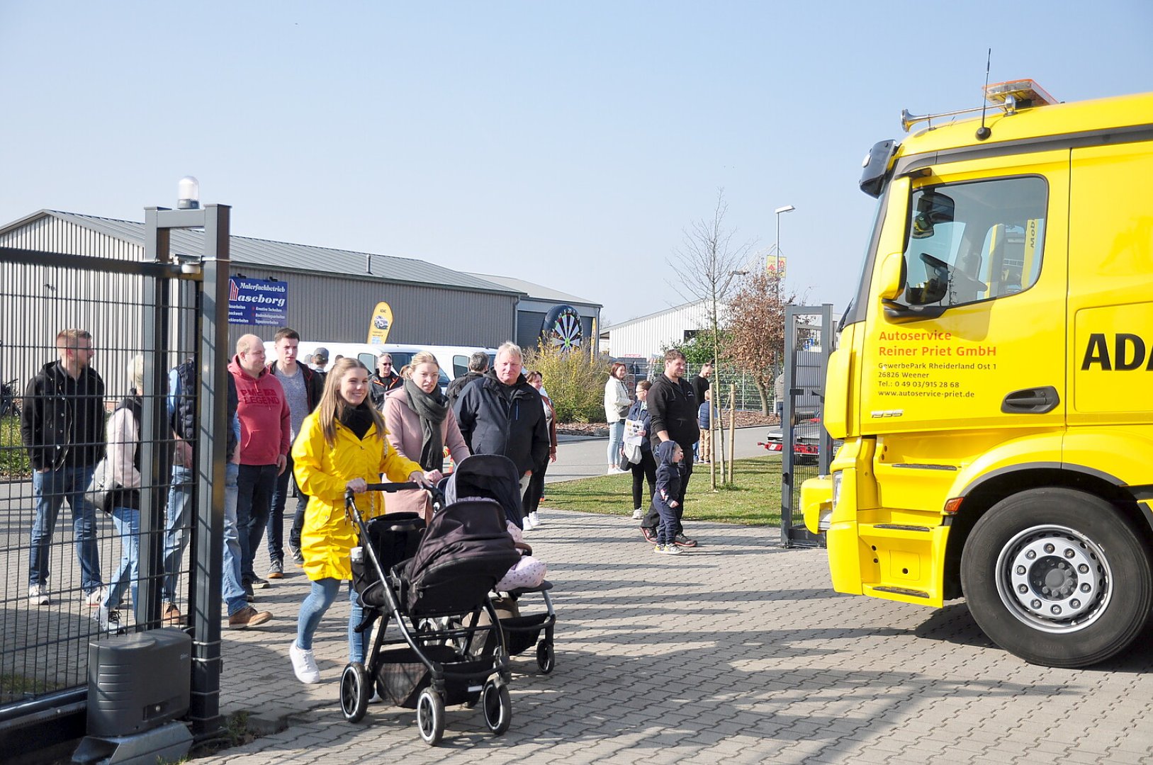 Fotos von der Gewerbeschau Rheiderland - Bild 8