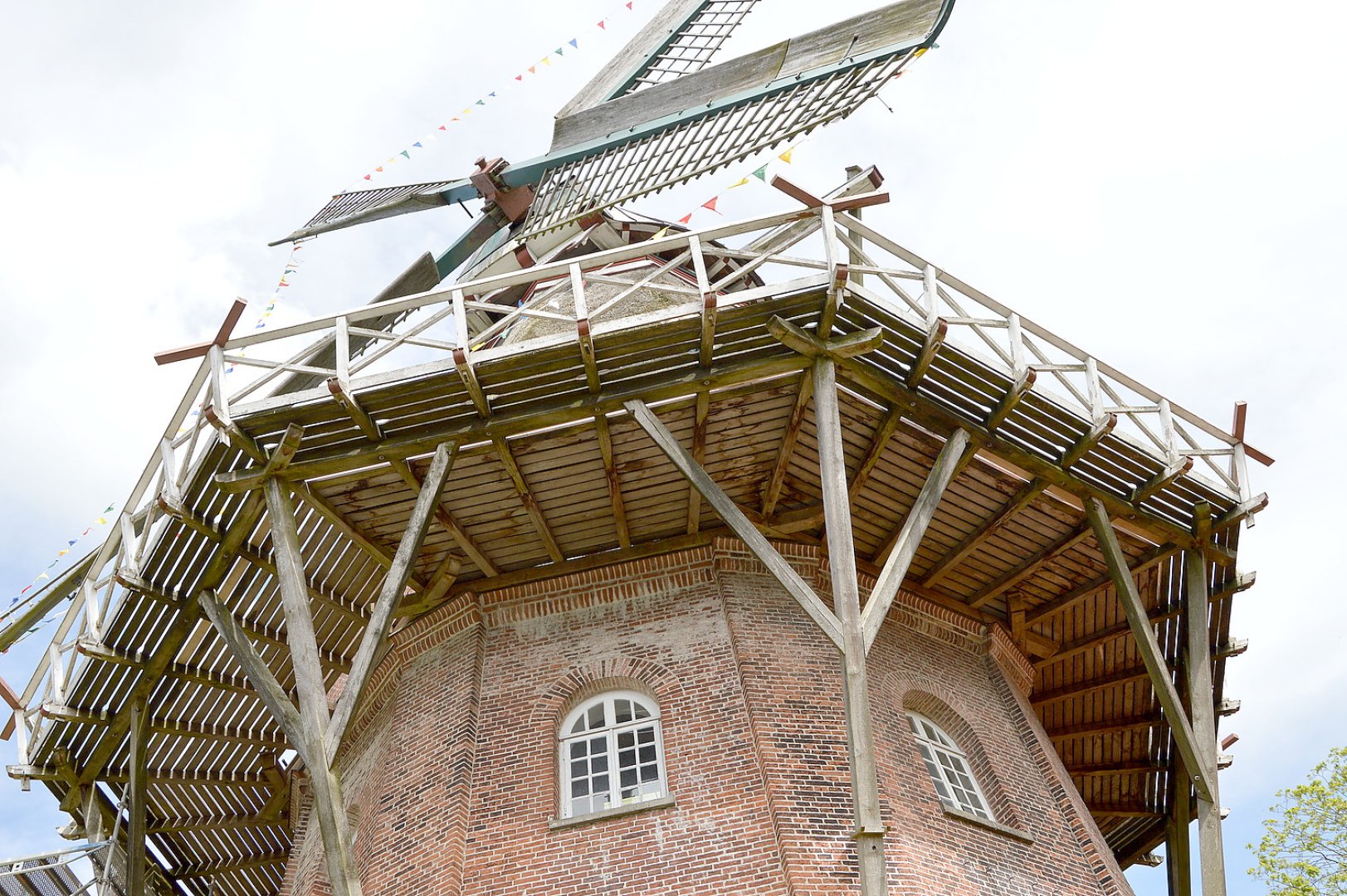 Schönes Wetter am Mühlentag in Emden - Bild 1