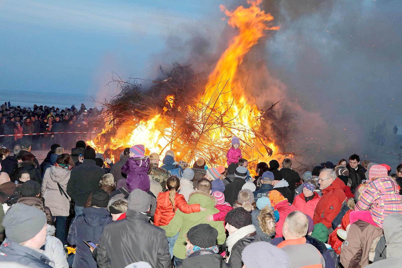 Osterfeuer in Norddeich war ein Erfolg - Bild 1