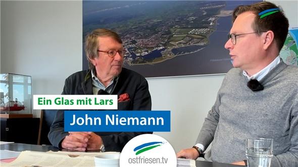 Über Herausforderungen und die Zukunft der Hafenwirtschaft | John Niemann bei "Ein Glas mit Lars"