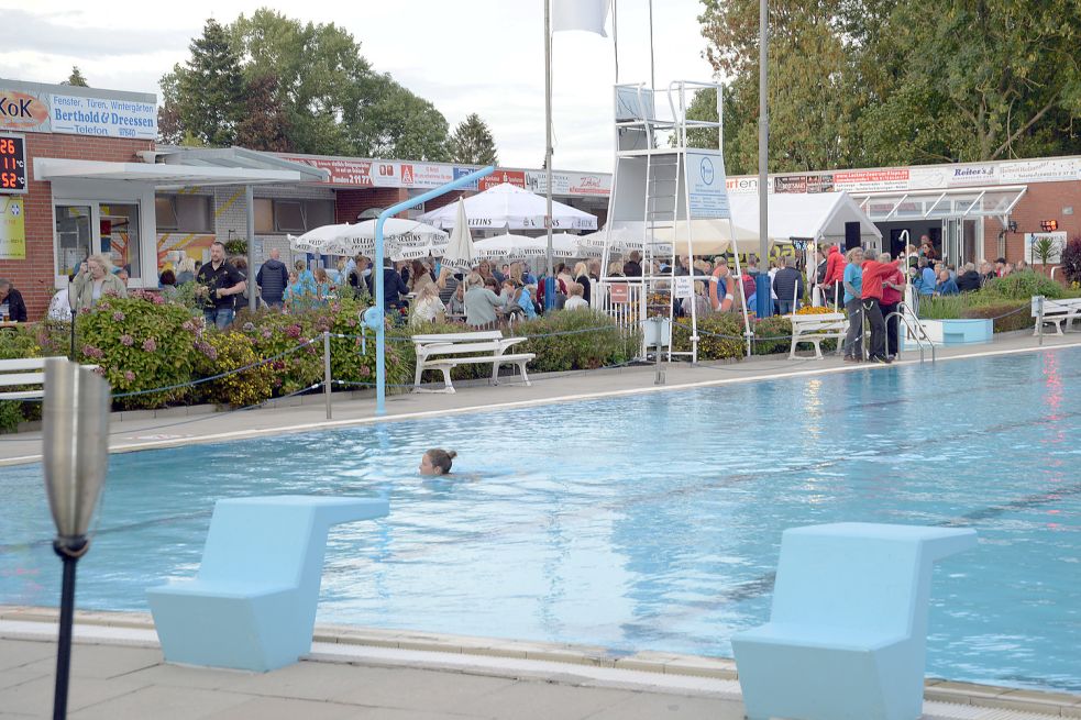 Beim Sommernachtskino spielte die Band auf dem Platz vor den Umkleidekabinen. Das soll dieses Mal anders sein – unter anderem deshalb, damit ausreichend Abstand eingehalten werden kann. Foto: Archiv