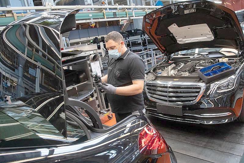 Produktion bei Daimler in Sindelfingen. Foto: Marijan Murat/dpa