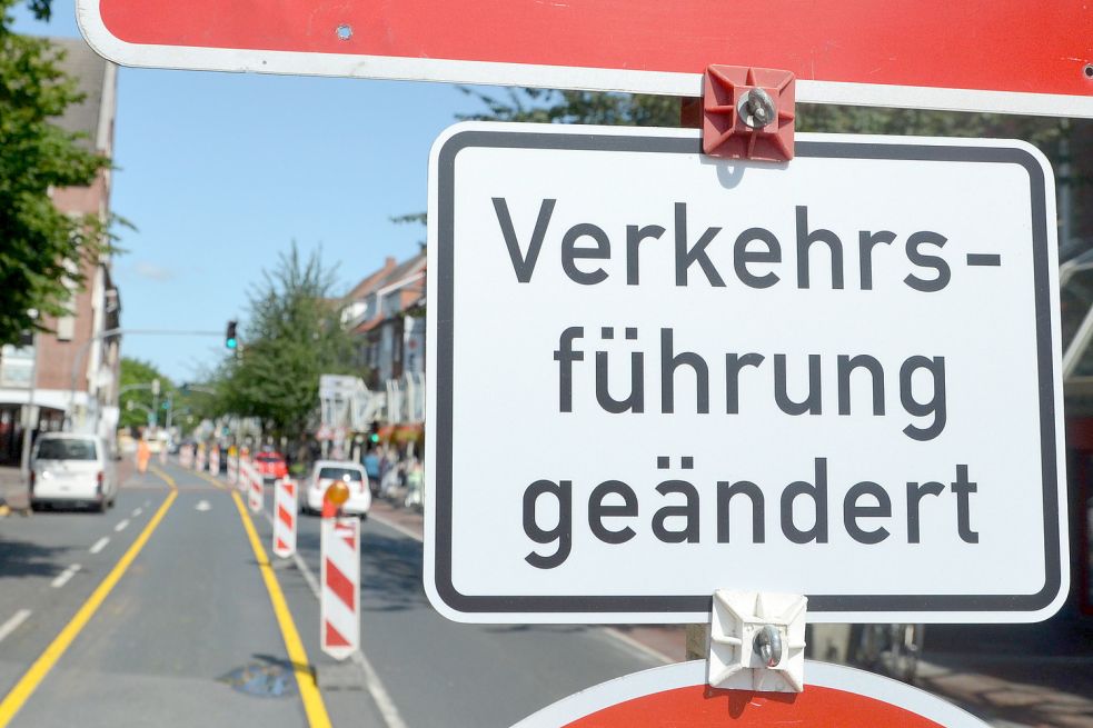 An der Neutorstraße gelten vorübergehend neue Verkehrsregeln. Das Experiment ist umstritten. Foto: Päschel