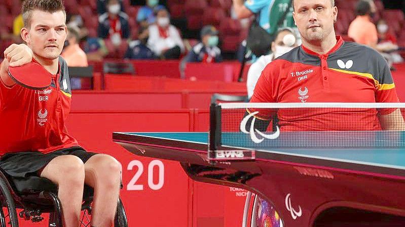 Holten Silber im Para-Tischtennis: Thomas Schmidberger (l) und Thomas Brüchle. Foto: Karl-Josef Hildenbrand/dpa