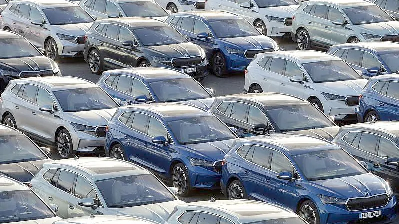 Die Volkswagen-Tochter Skoda kann wegen fehlender Chips in diesem Jahr 100.000 Autos nicht bauen. Foto: Slavek Ruta/ZUMA Wire/dpa