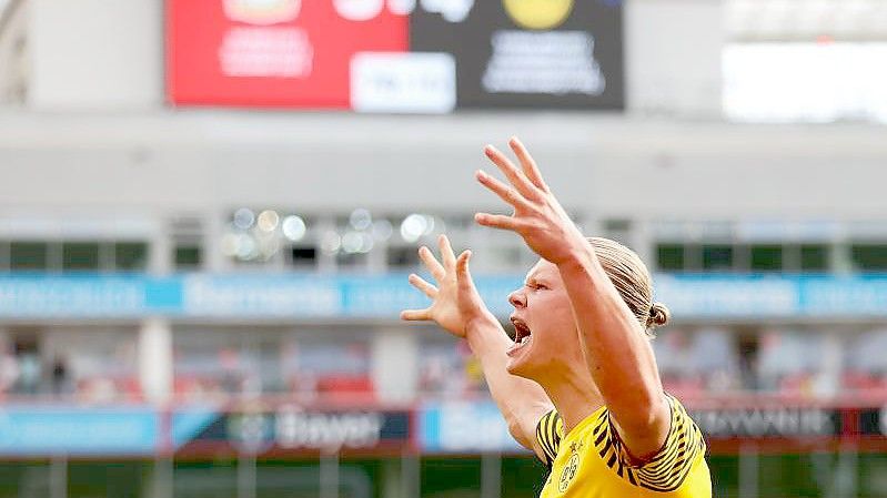 Erling Haaland schoss den BVB mit einem Doppelpack zum Sieg. Foto: Rolf Vennenbernd/dpa