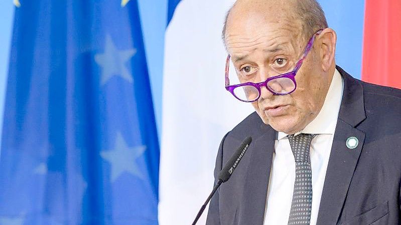 Der Außenminister von Frankreich, Jean-Yves Le Drian, sieht das Verhältnis innerhalb der Nato belastet. Foto: Jens Schlueter/POOL-AFP/dpa