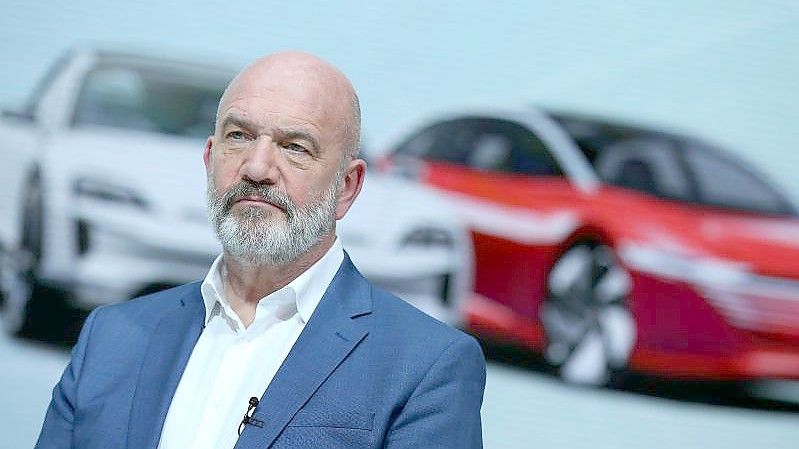 Damaliger Betriebsratschef Bernd Osterloh während einer Pressekonferenz in der Zentrale der Volkswagen AG in Wolfsburg. Foto: Ronny Hartmann/dpa-Zentralbild/dpa